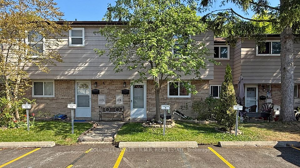 925 Bayly