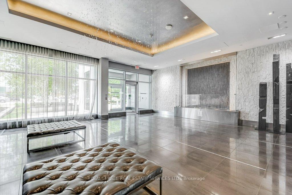 2 Bedrooms Condo at 55 Speers, Oakville For sale