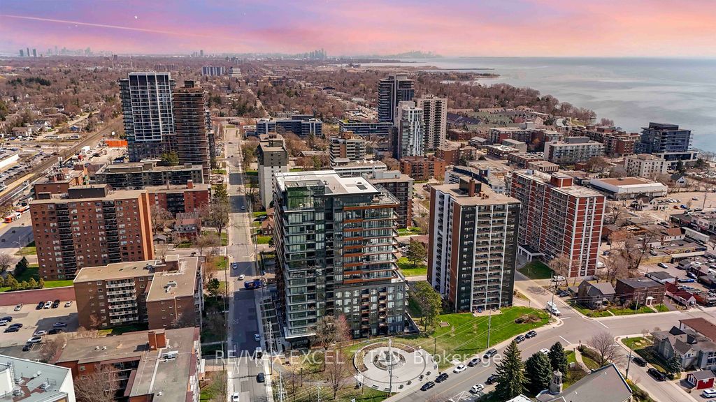 #1705 - 21 Park Street, Mississauga, ON L5G 1L7