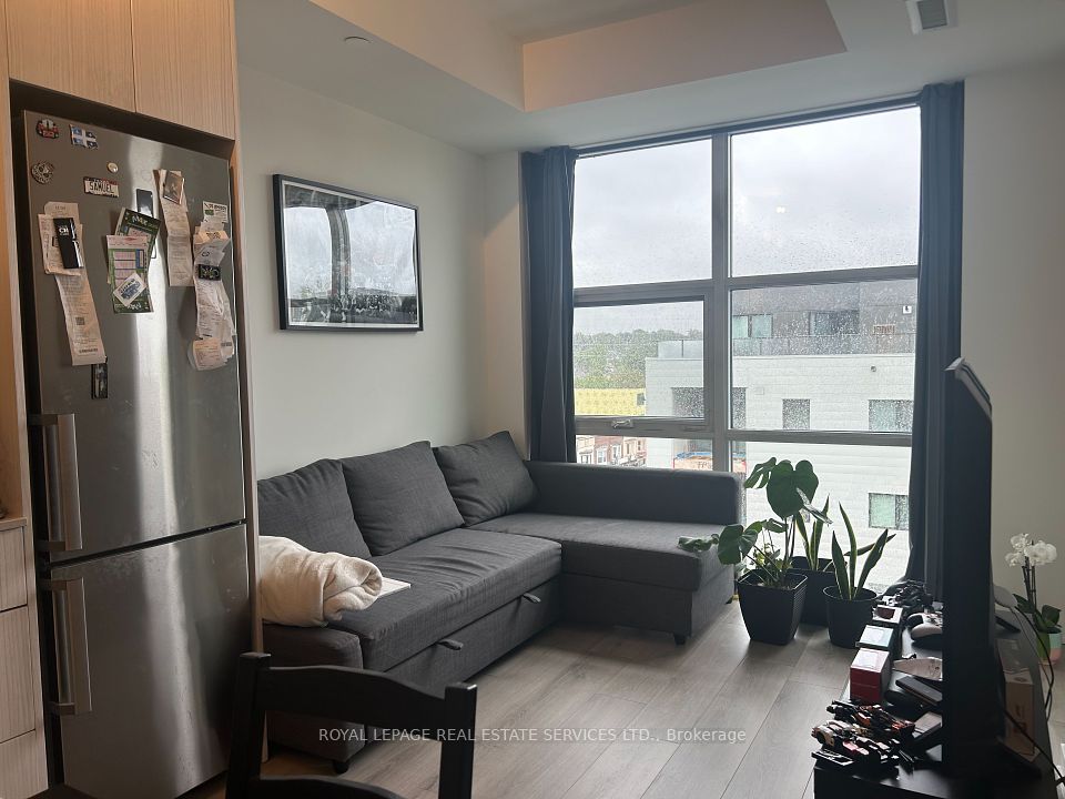 #621 - 1787 St Clair Avenue, Toronto, ON M6N 1J6