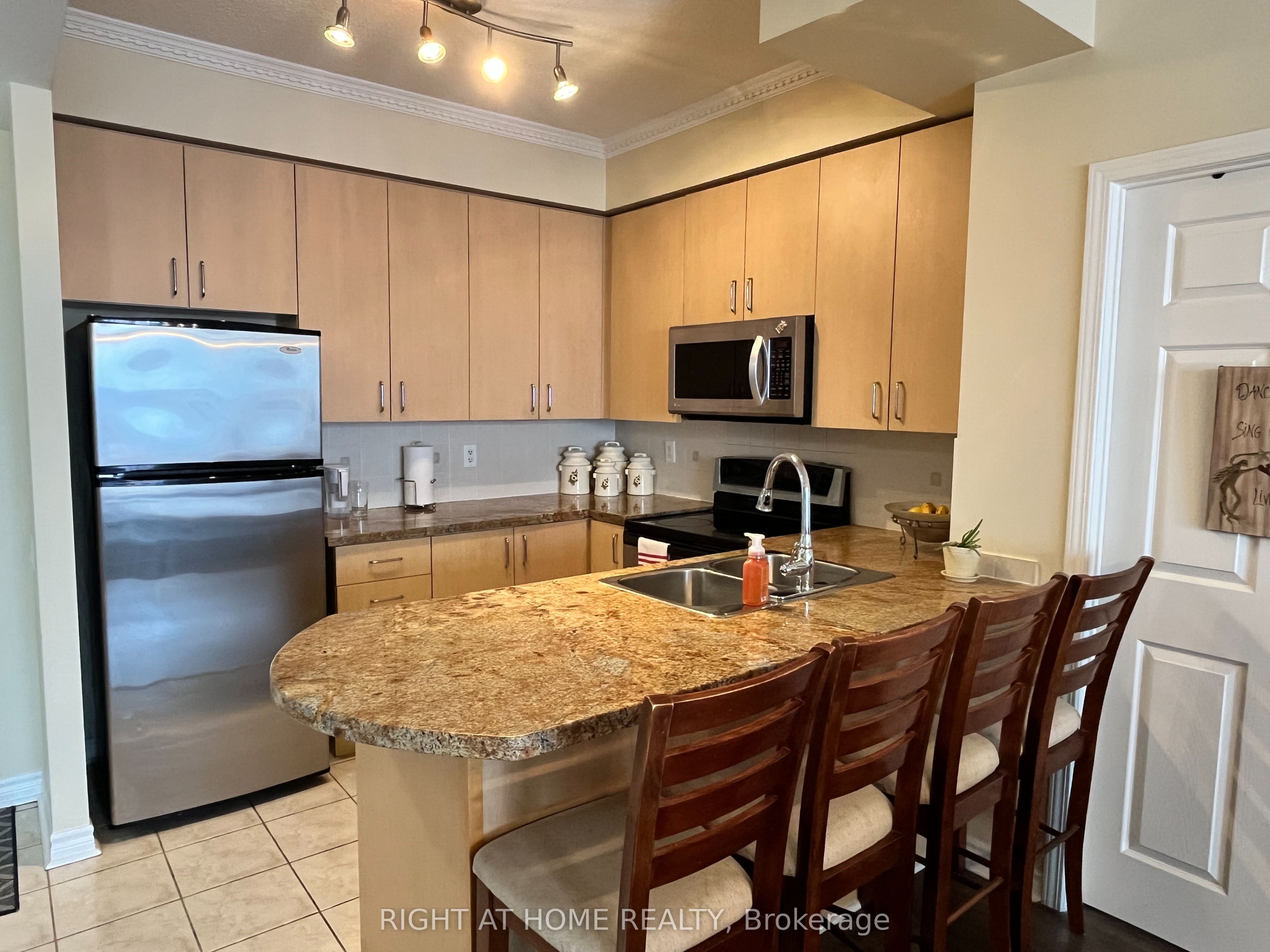 11121 Yonge Street, ## 602
