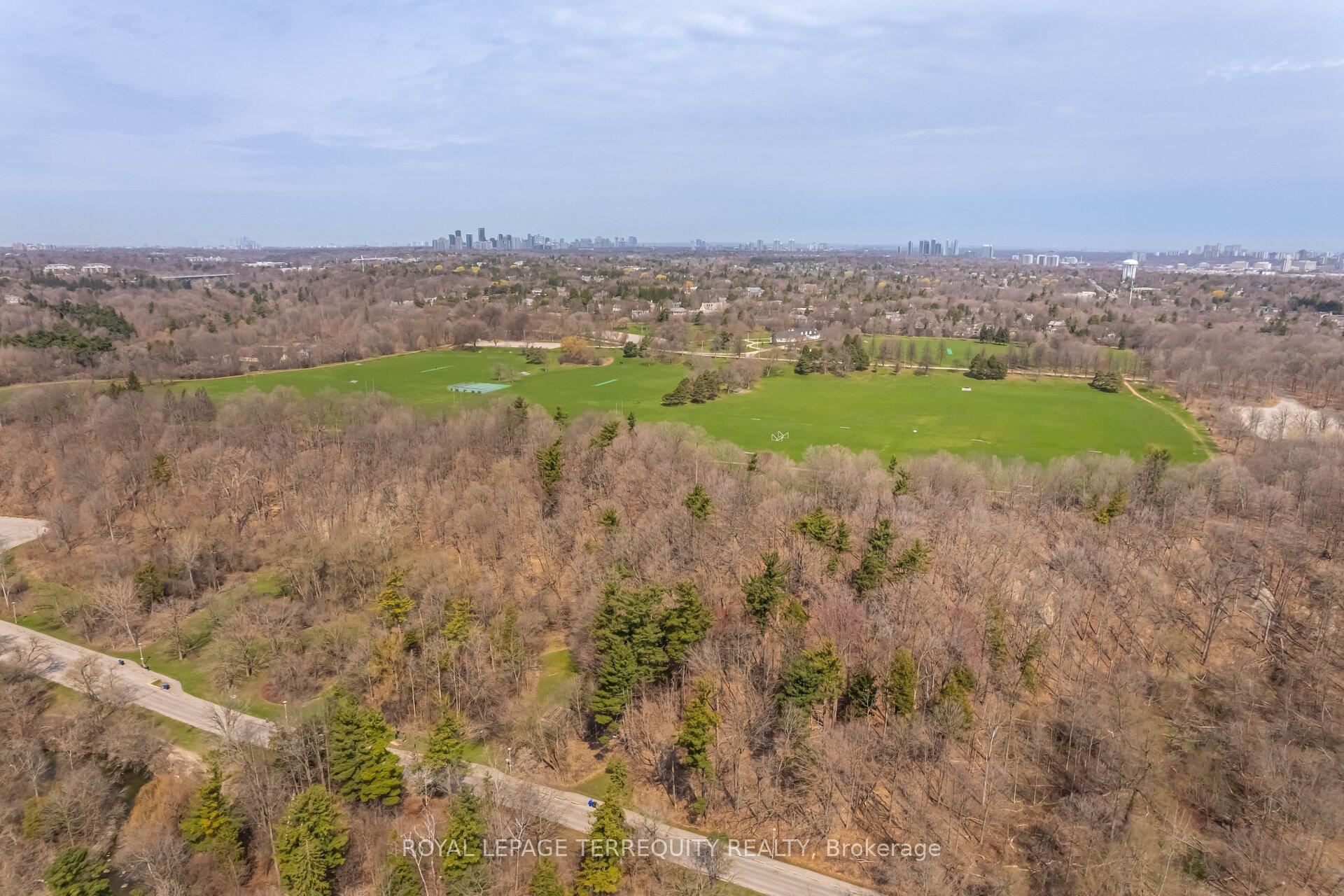 2 Bedrooms Condo at 1101 Leslie,  Toronto For sale