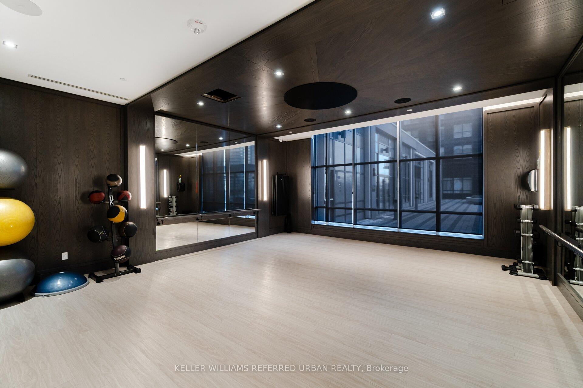 2 Bedrooms Condo at 9 Mabelle, Toronto For sale