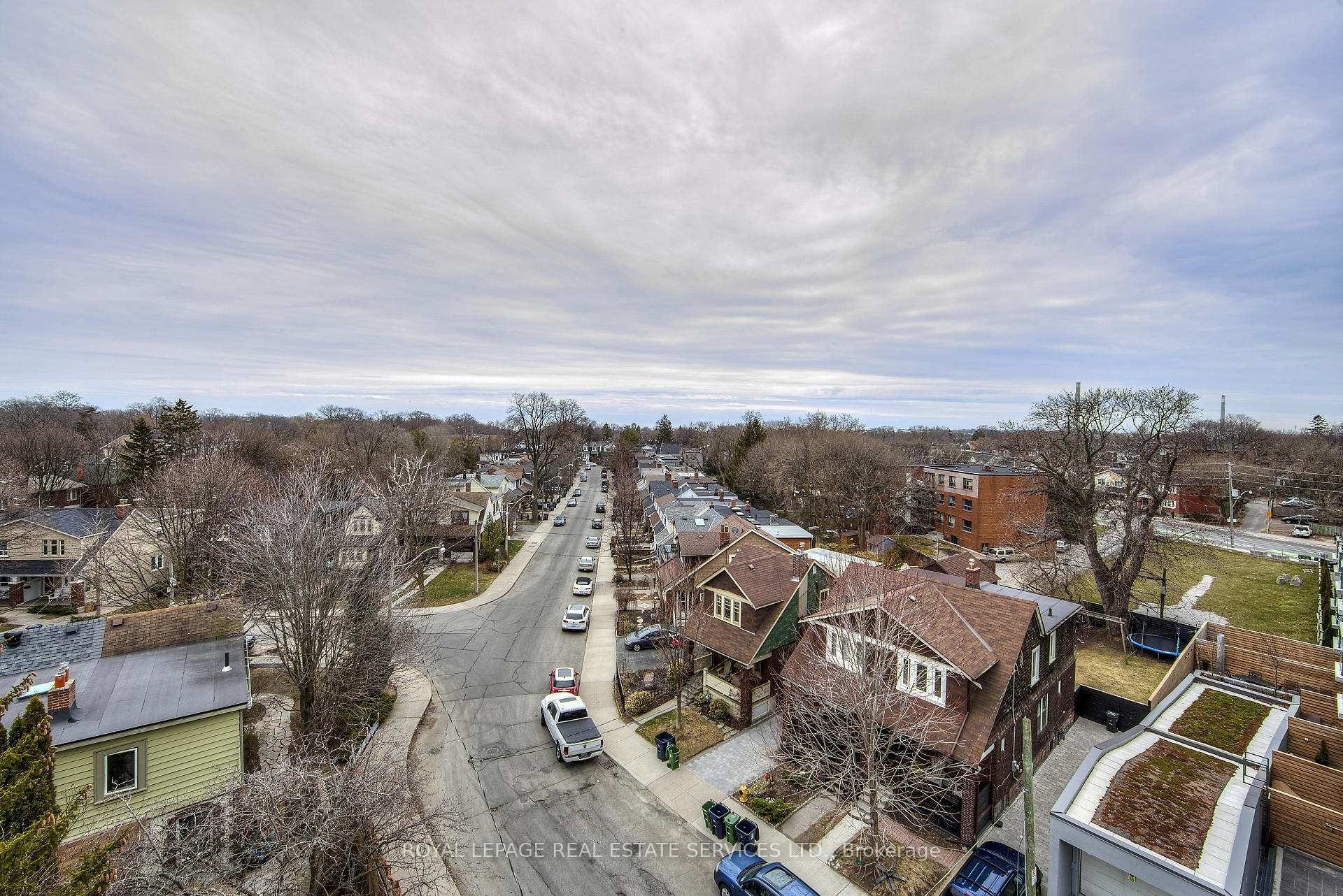 2 Bedrooms Condo at 323 Kingston, Toronto For sale