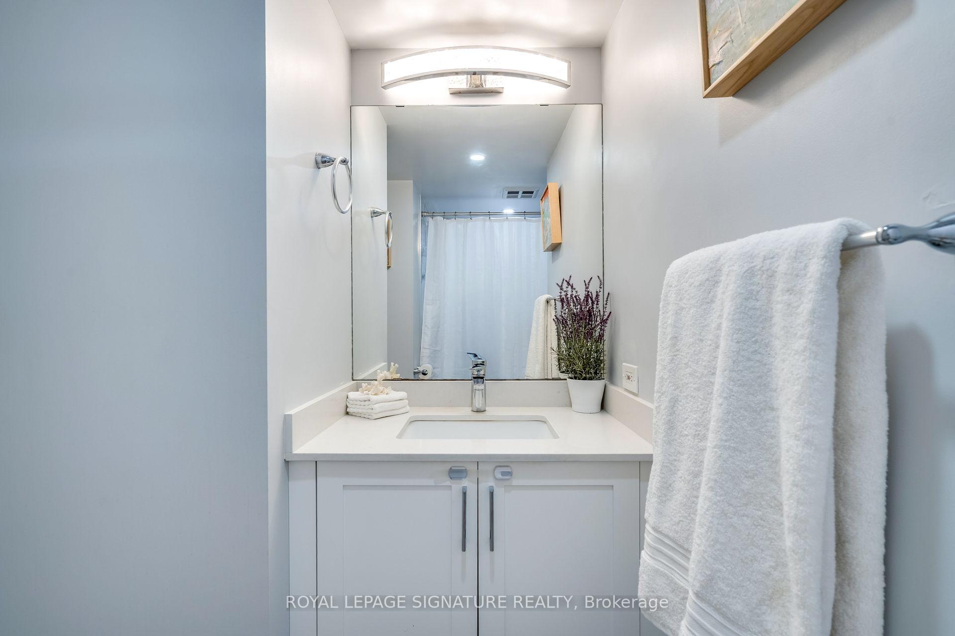 2 Bedrooms Condo at 323 Richmond, Toronto For sale
