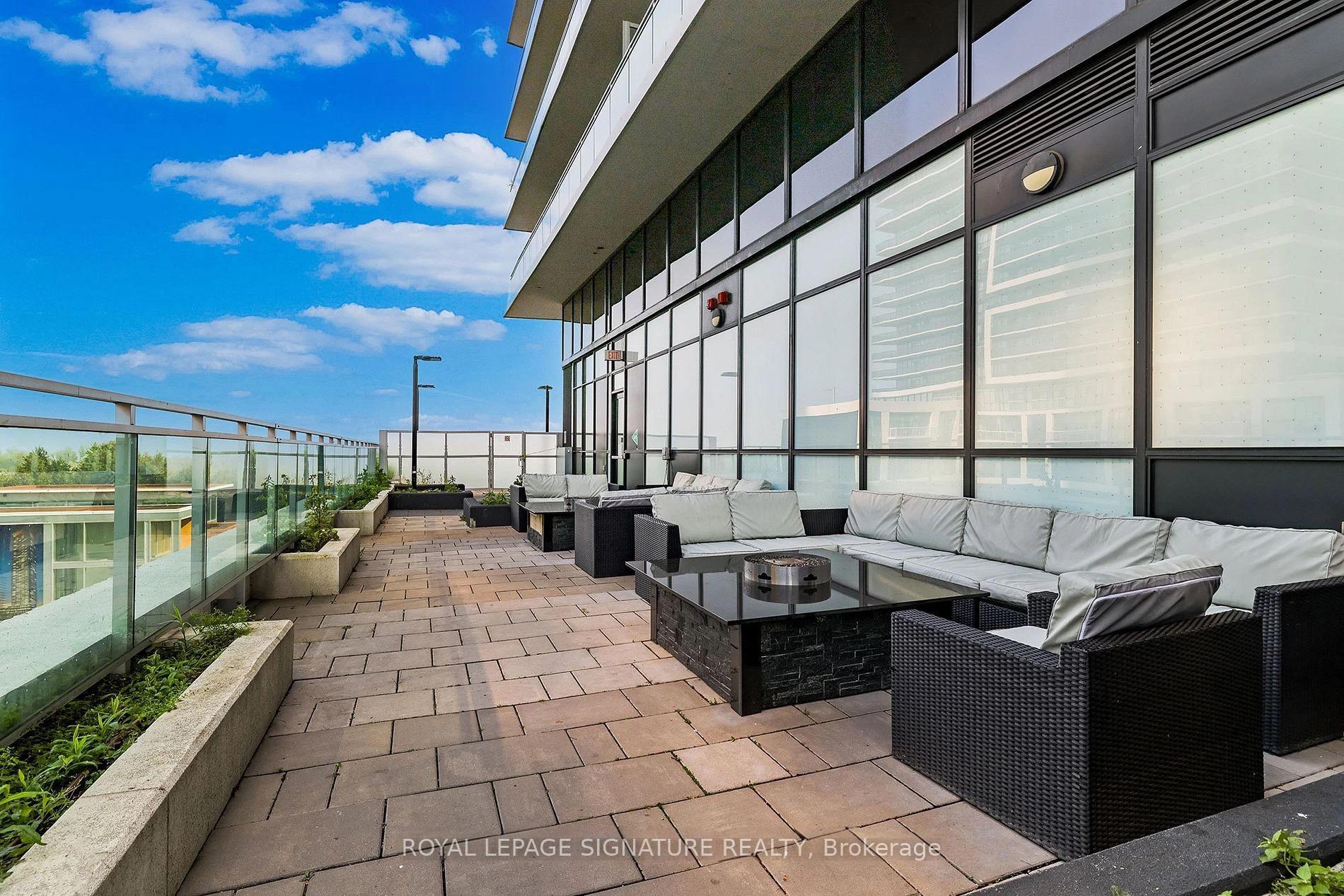 2 Bedrooms Condo at 33 Shore Breeze, Toronto For sale