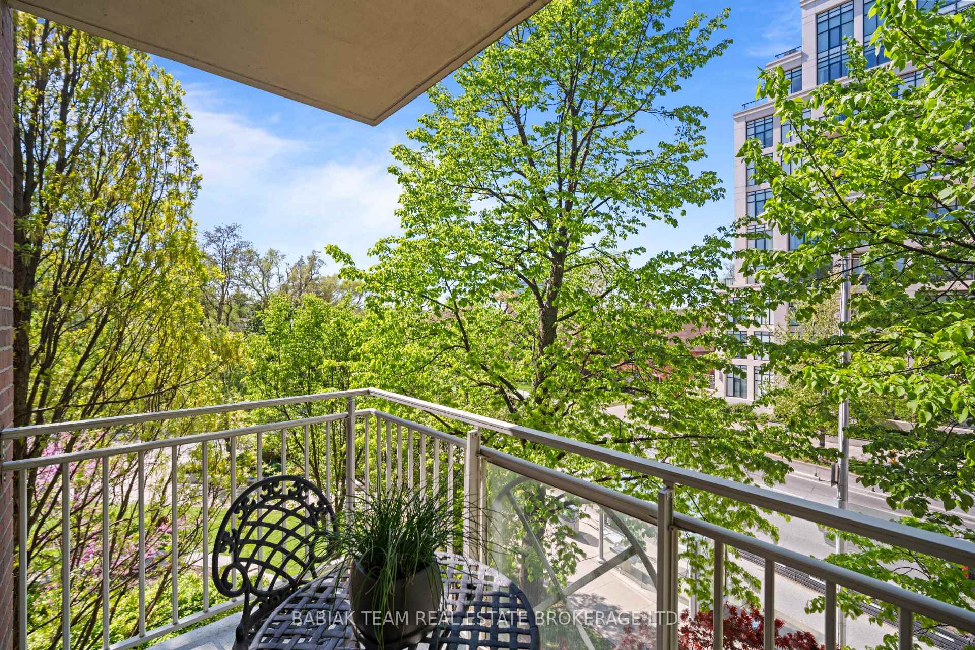 2 Bedrooms Condo at 2511 Bloor, Toronto For sale