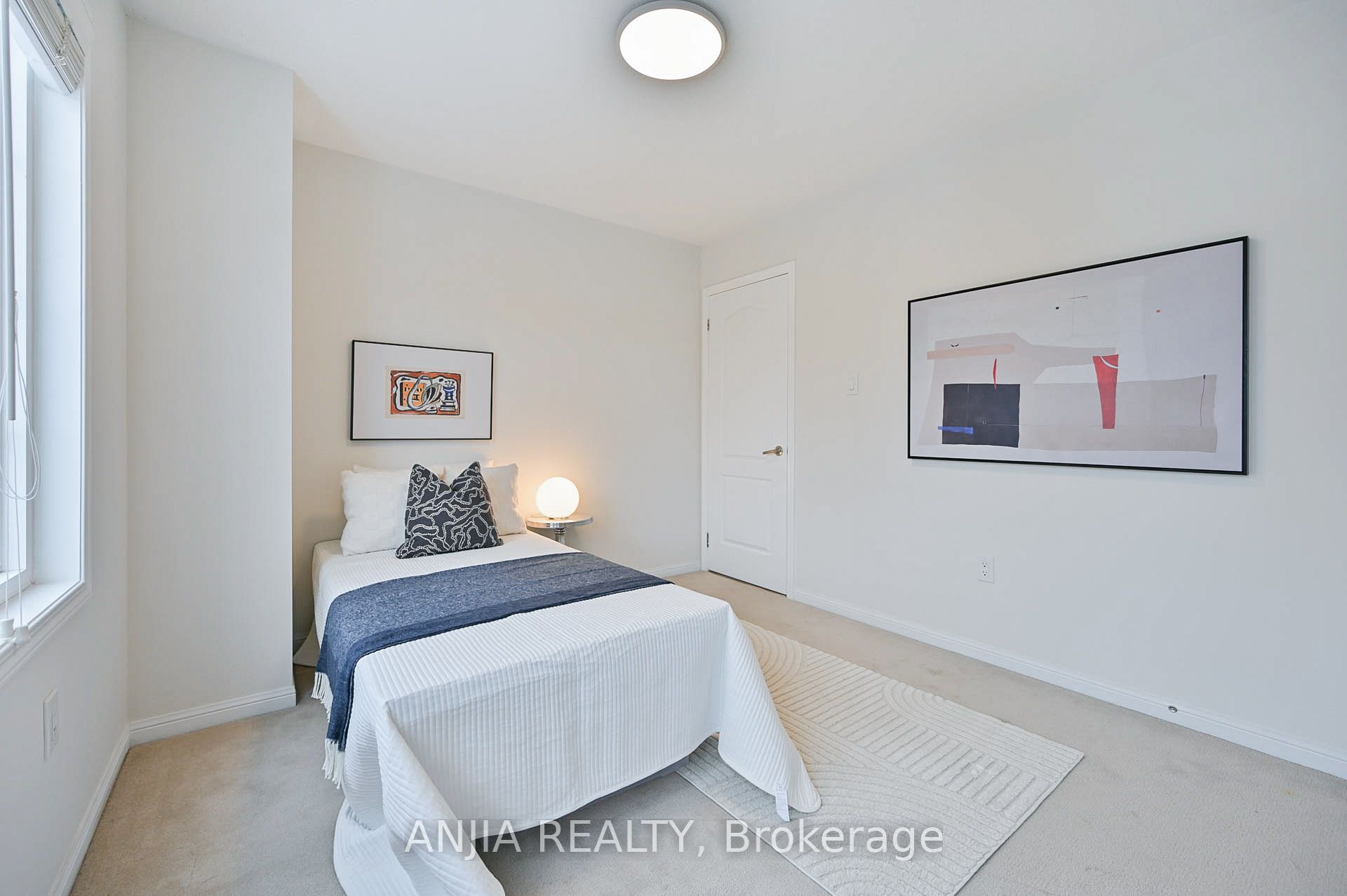 68 Kelly Crescent