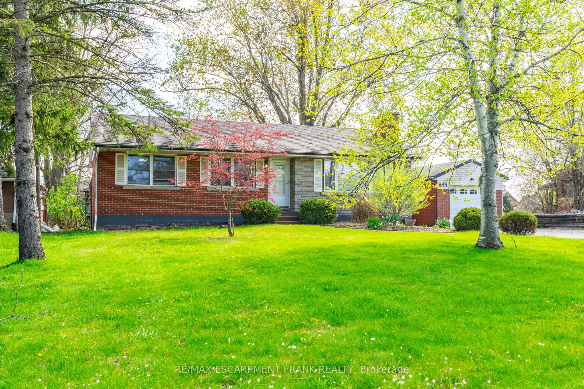 699 RYMAL Road W, Hamilton Gurnett