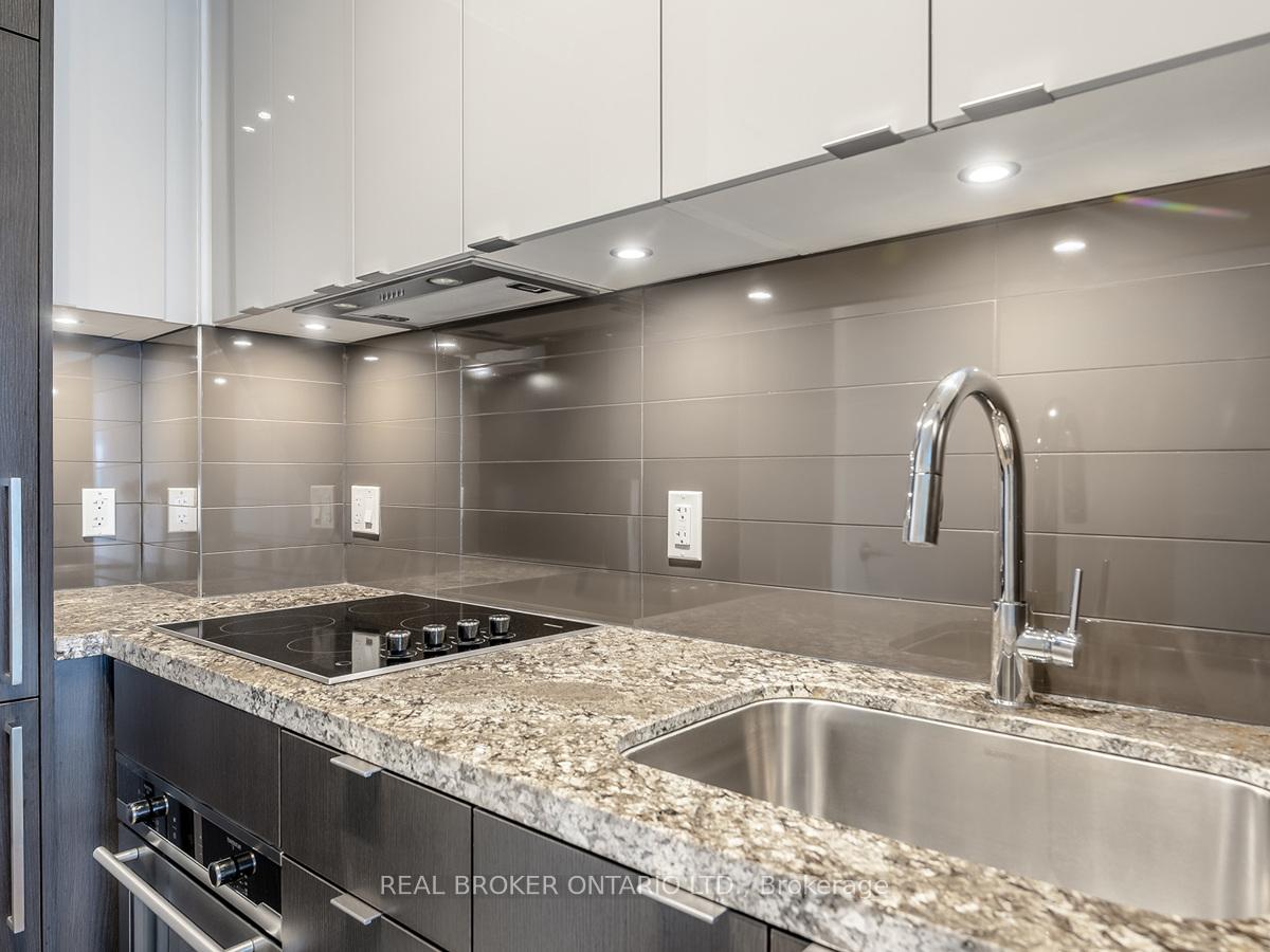 1 Bedroom Condo at 125 Blue Jays, Toronto For sale