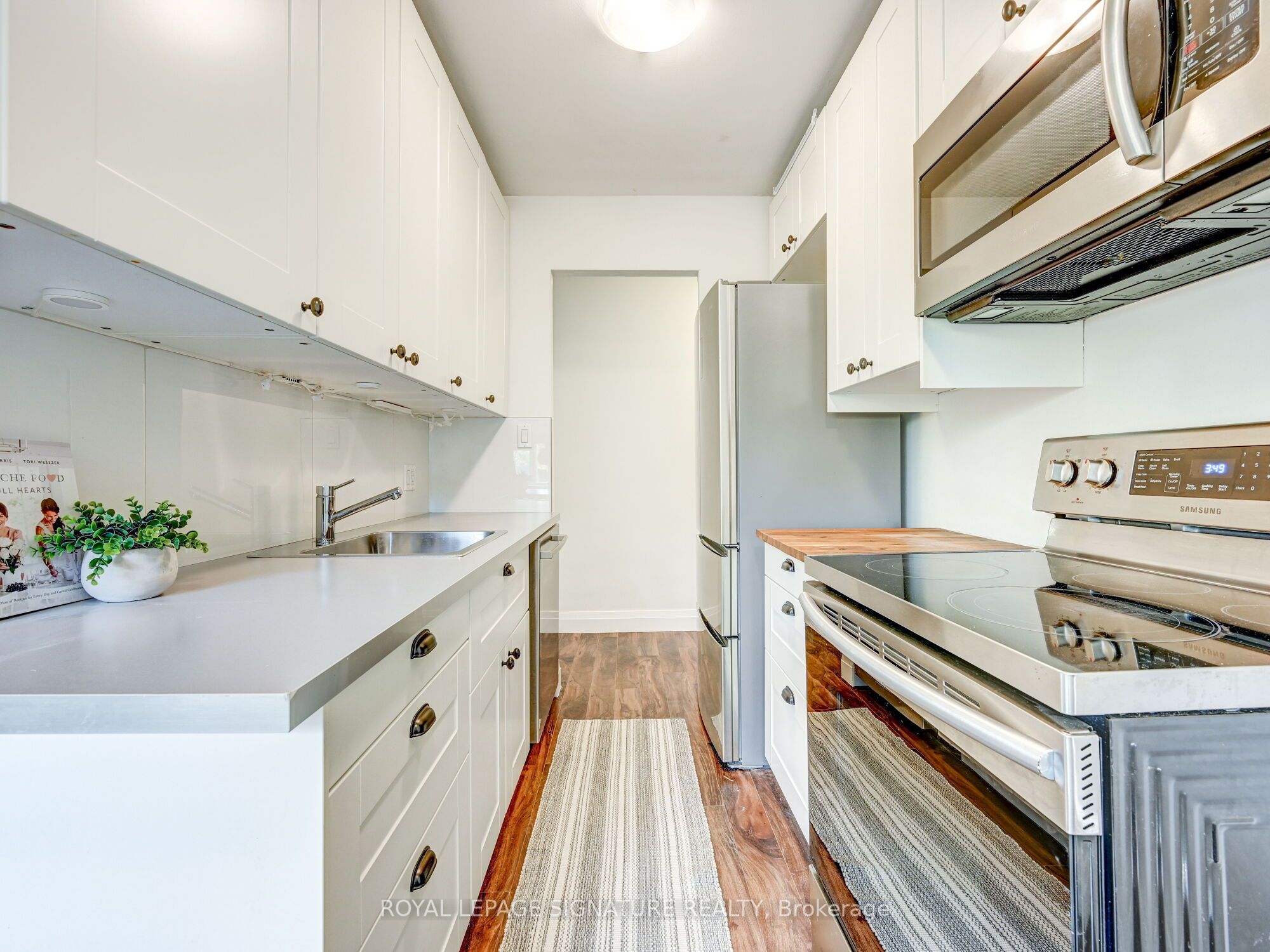 40 Cavell Avenue, Toronto W06 Mimico