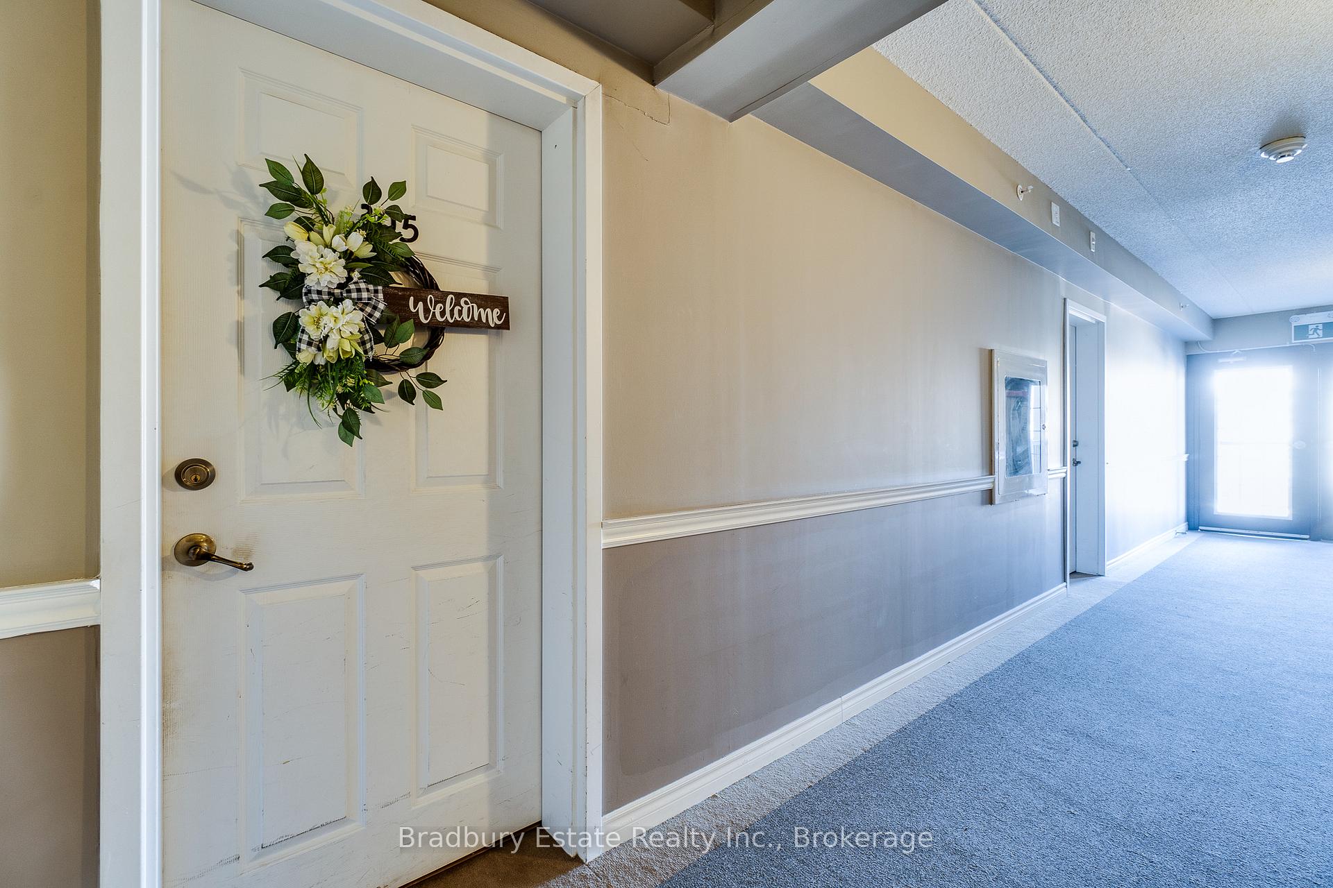 2 Bedrooms Condo at 2045 Appleby,  Burlington For sale