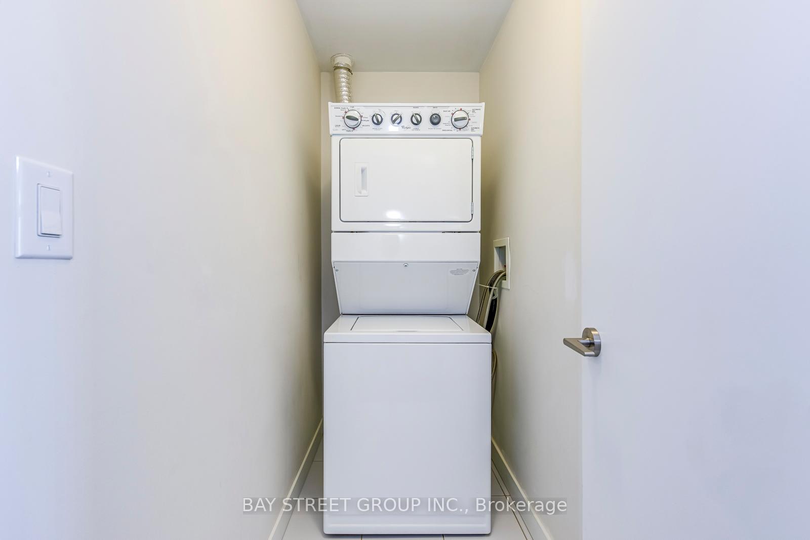2 Bedrooms Condo at 3985 Grand Park, Mississauga For sale