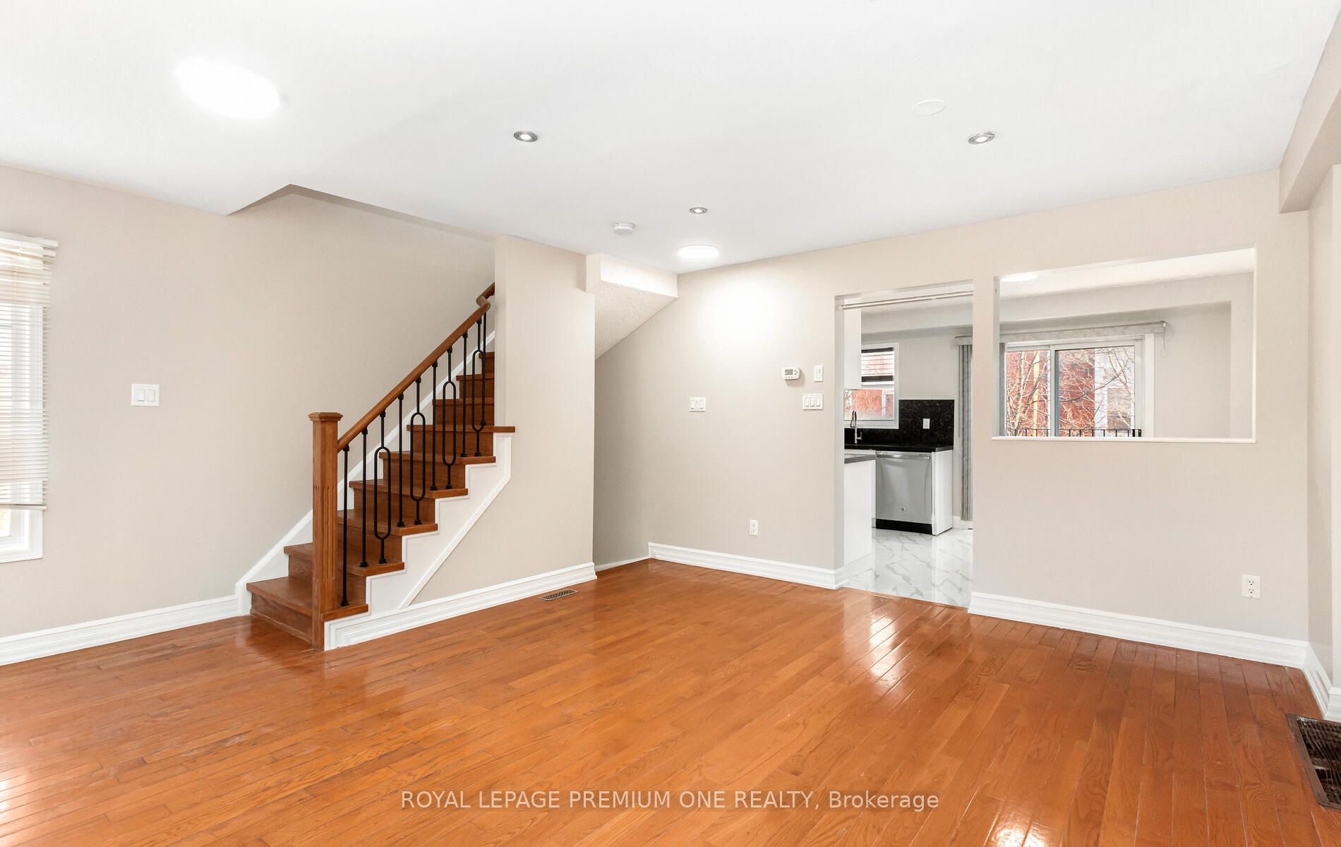 6860 MeadowvaleTownCentre Circle, #23