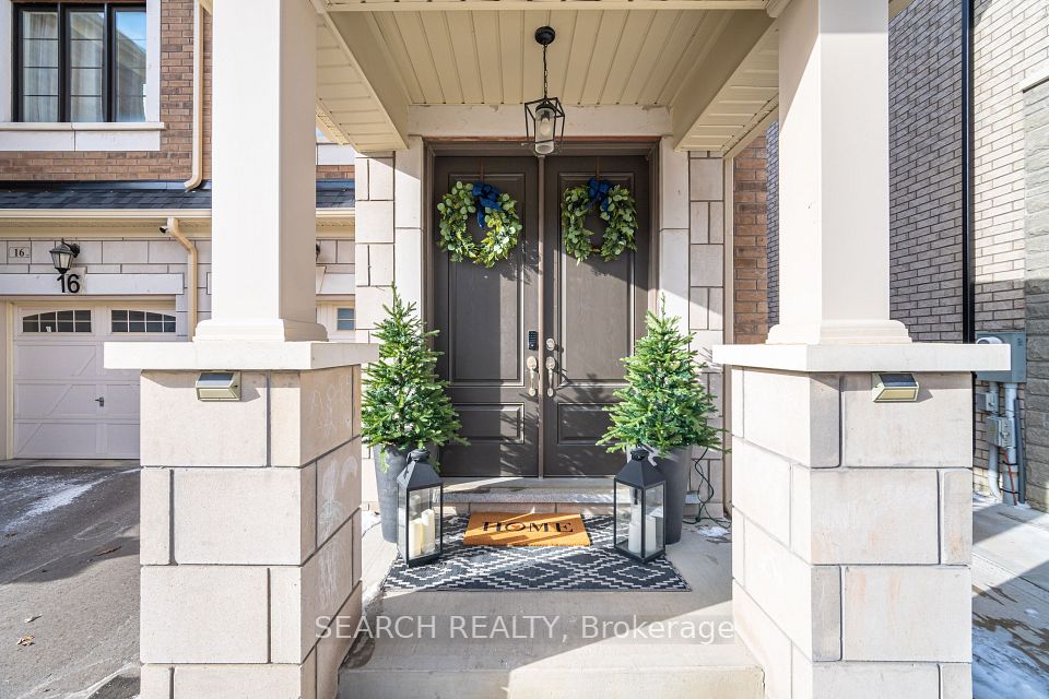 18 Angelfish Road, Brampton, ON L7A 5C5