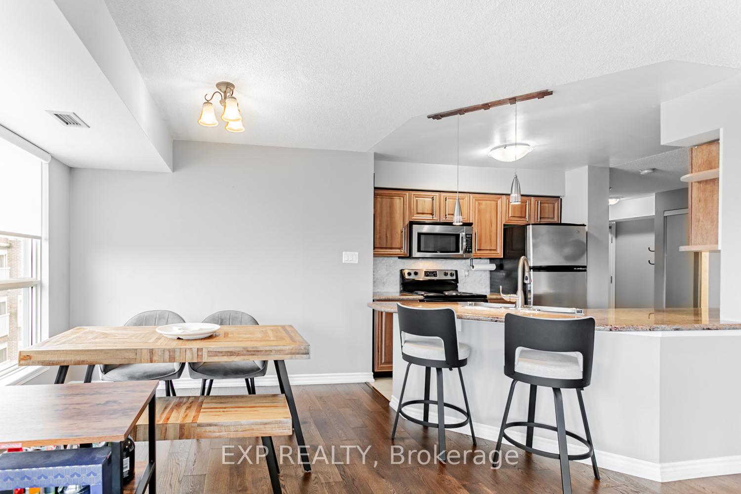 2 Bedrooms Condo at 872 Sheppard, Toronto For sale