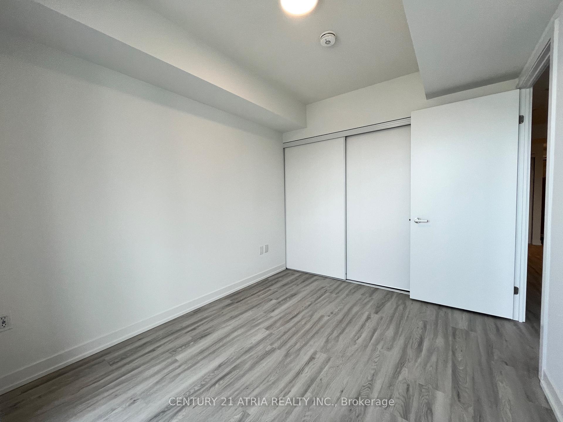 2 Bedrooms Condo at 55 Cooper, Toronto For sale
