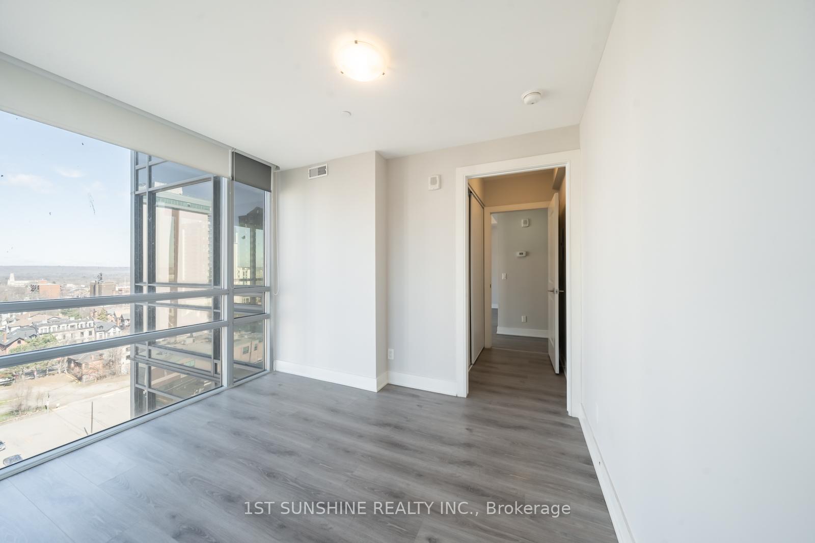 2 Bedrooms Condo at 150 MAIN,  Hamilton For sale