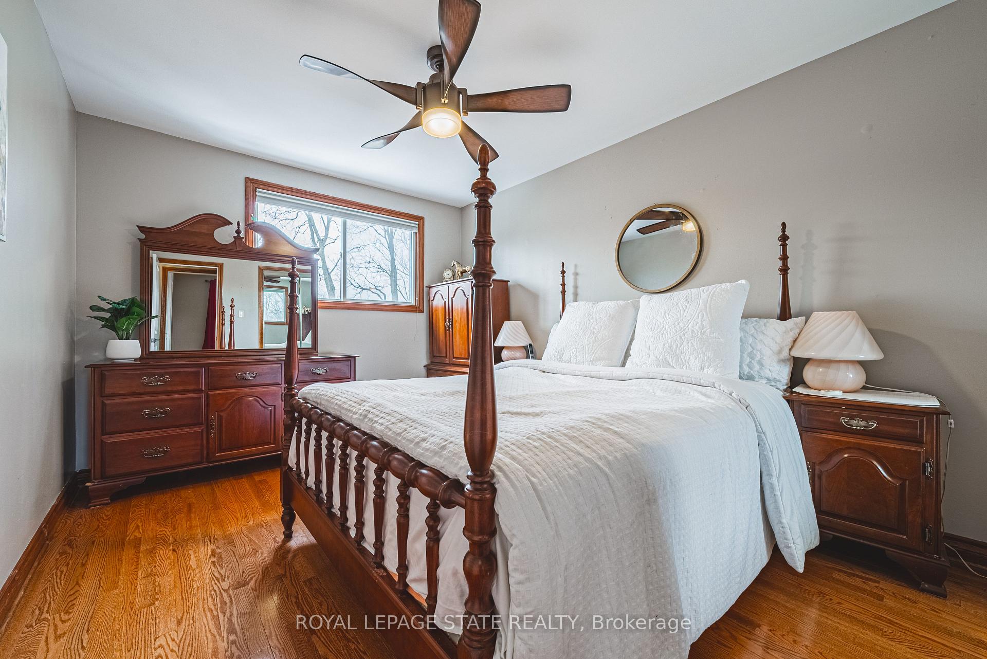 3 Bedrooms Condo at 100 Quigley, Hamilton For sale