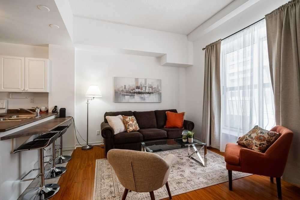 4189 Dundas Street W 204