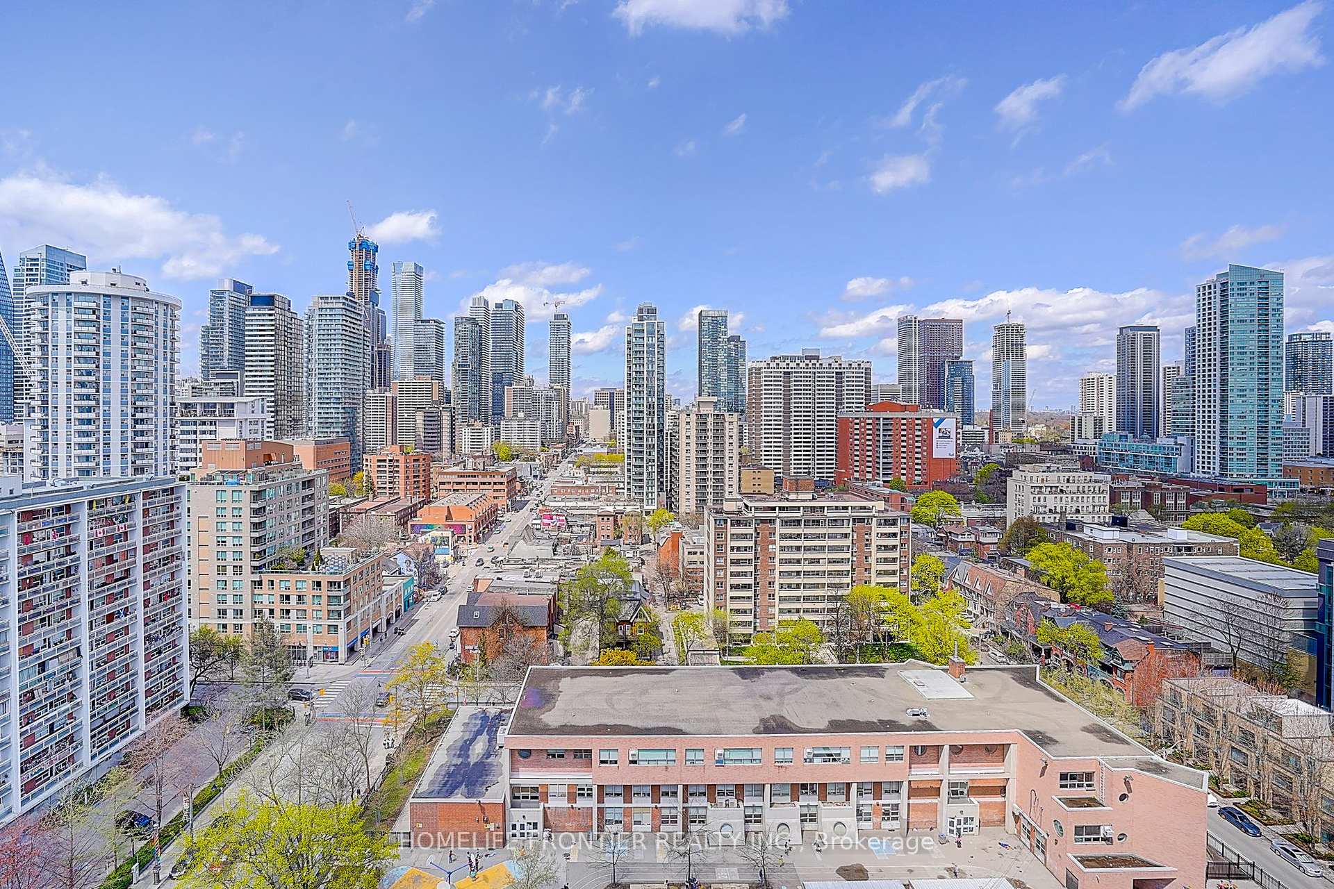 2 Bedrooms Condo at 85 Wood,  Toronto For sale