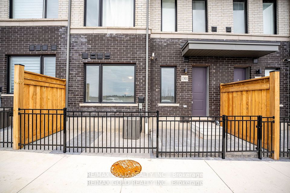 160 Densmore