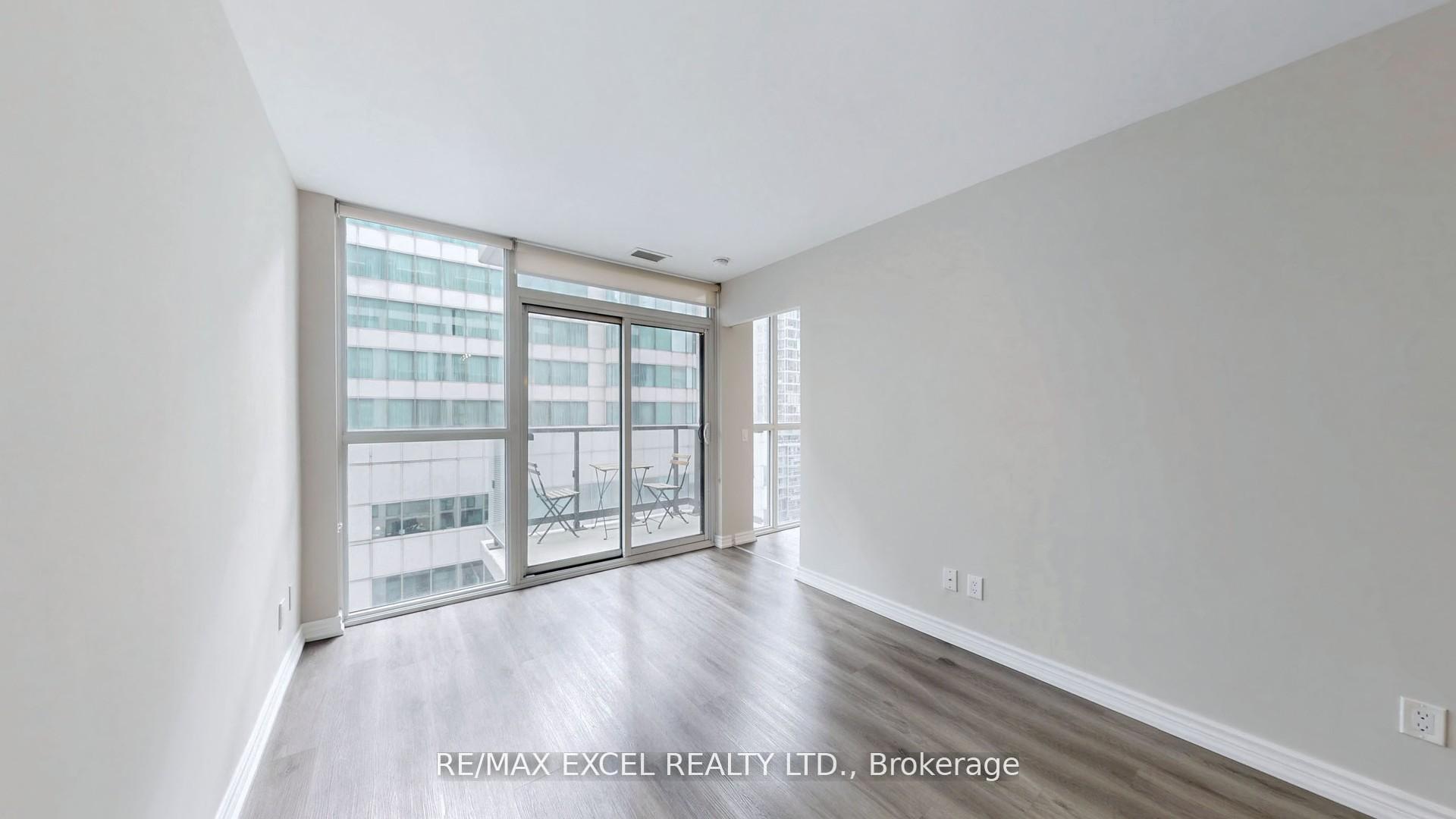 2 Bedrooms Condo at 87 Peter, Toronto For sale