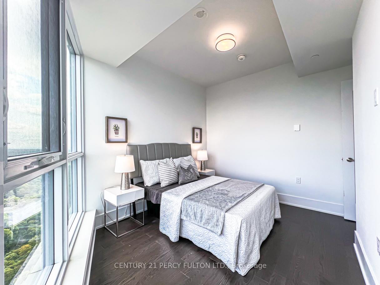 3 Bedrooms Condo at 585 Bloor, Toronto For sale
