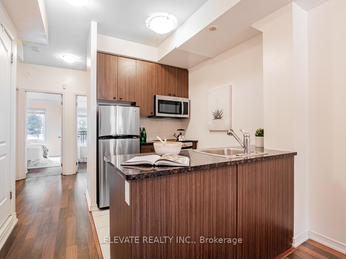 2 Bedrooms Condo at 15 Coneflower, Toronto For sale