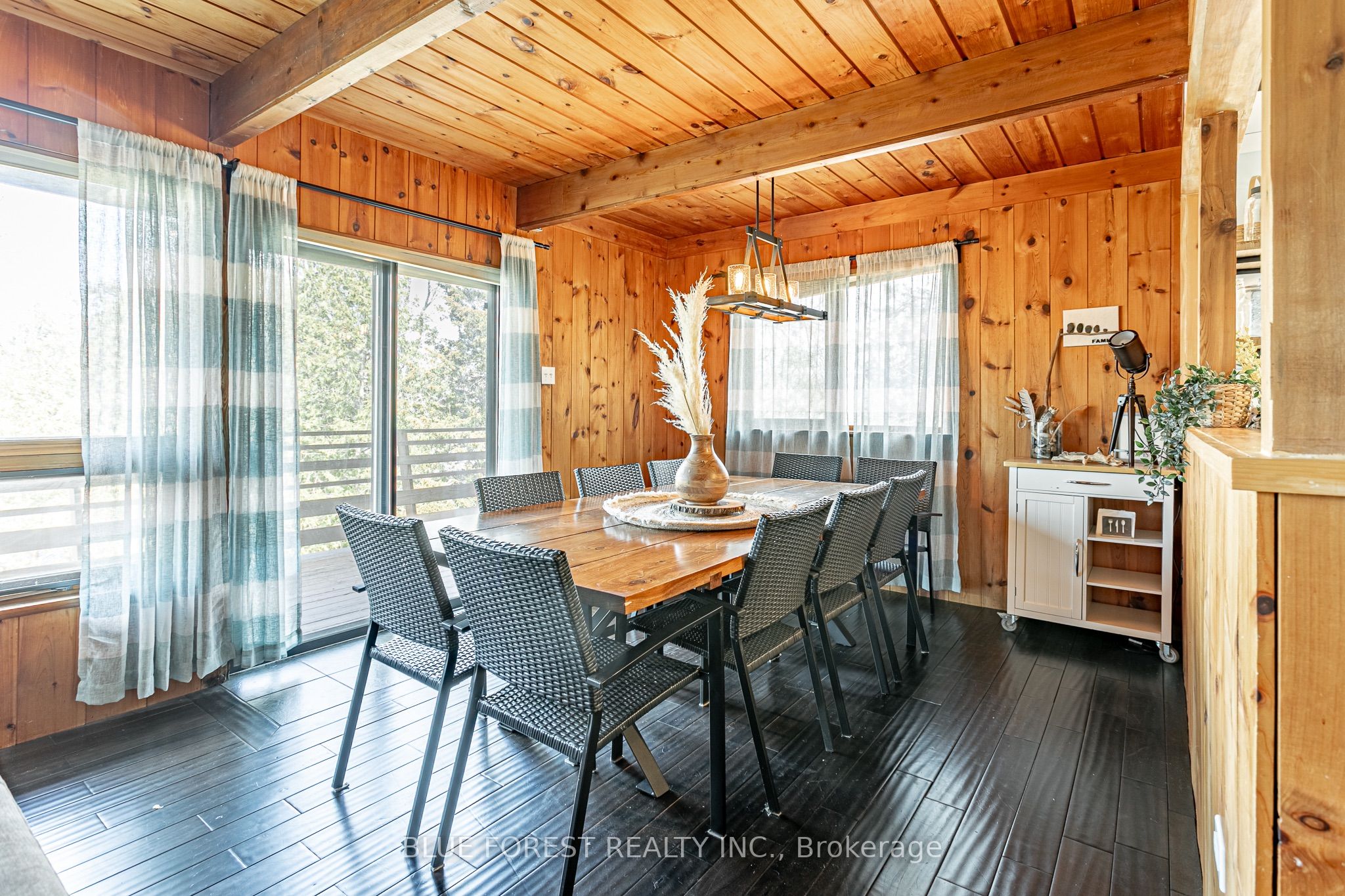 5437 Lake Valley Grove Road, Lambton Shores, ON N0N 1J7