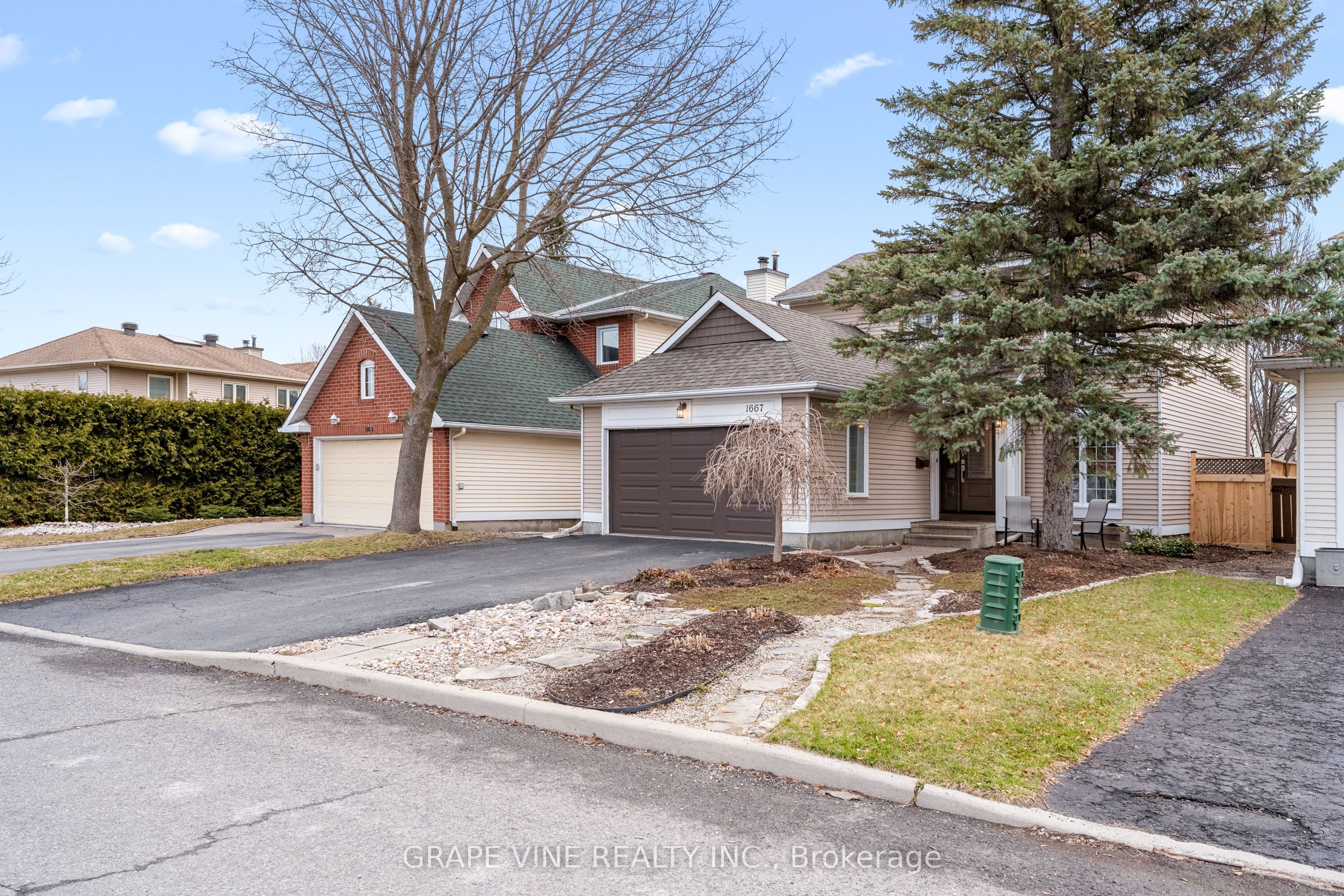 1667 Teakdale Avenue, OrleansConventGlenandArea, ON K1C 6M5