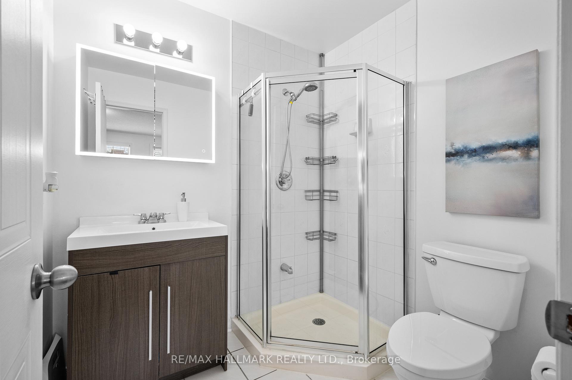 3 Bedrooms Condo at 5950 Glen Erin,  Mississauga For sale