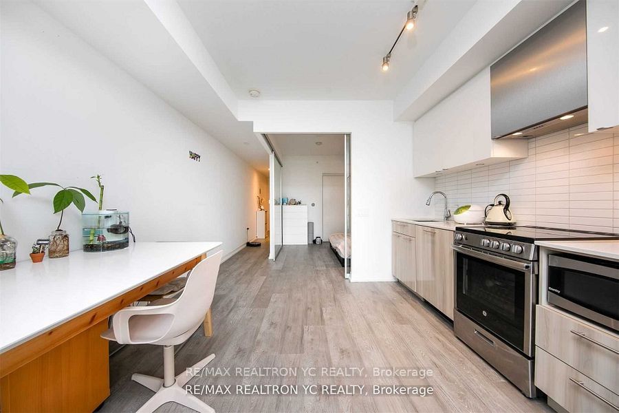251 Jarvis A