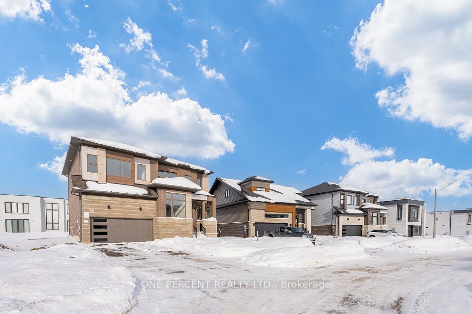 3769 Sunbank Crescent, Severn, ON L3V 8N2