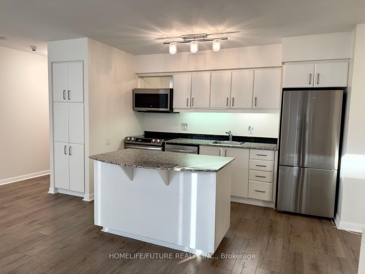 33 Sheppard Avenue E, #806