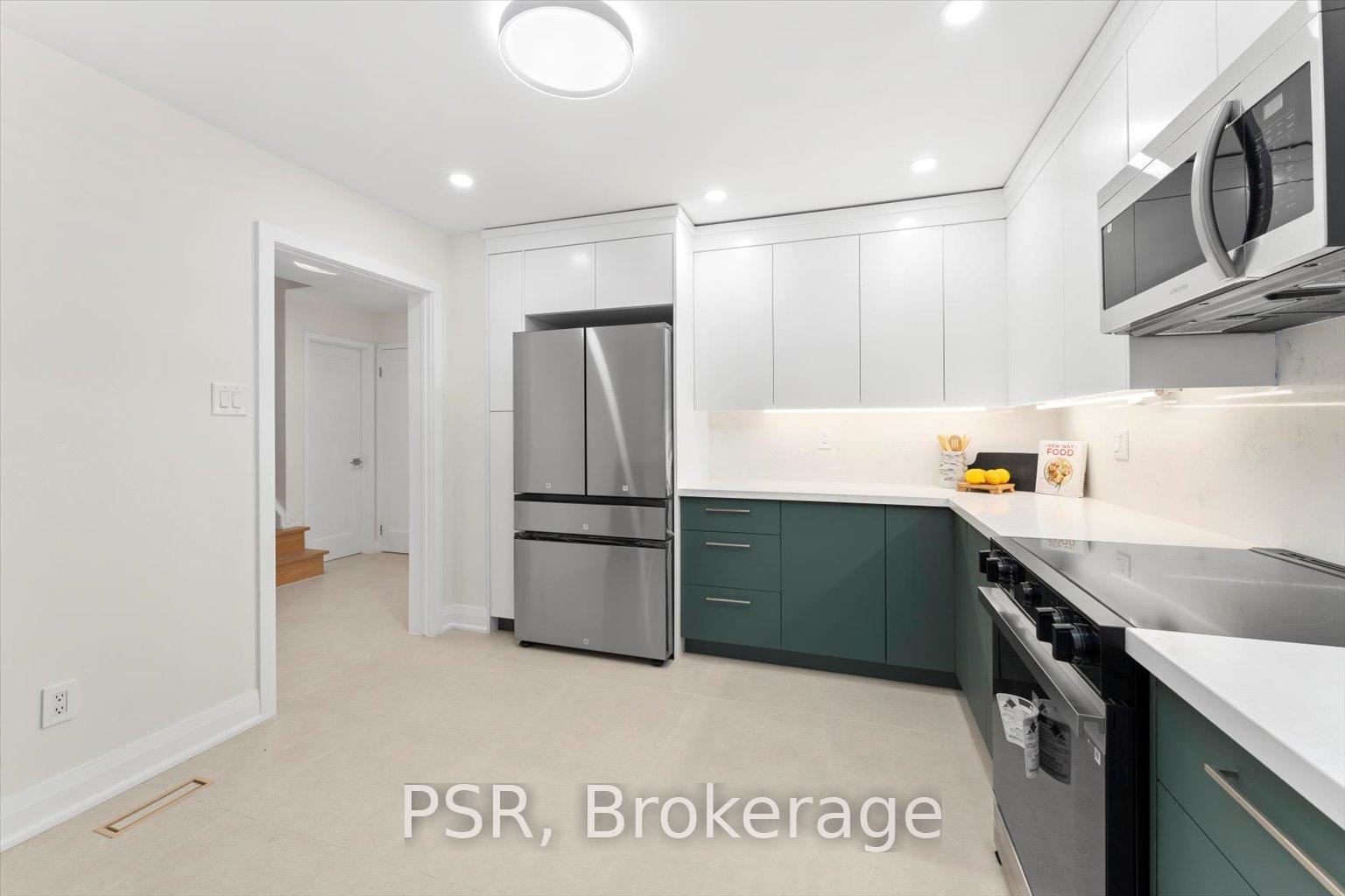 4 Bedrooms Condo at 42 Crimson Millway, Toronto For sale
