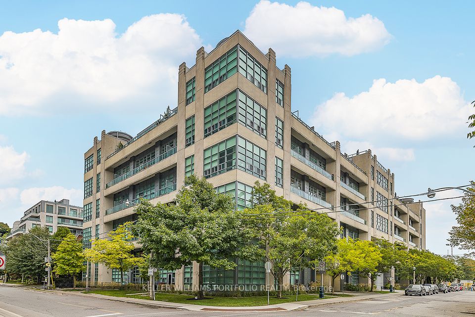 380 Macpherson Avenue