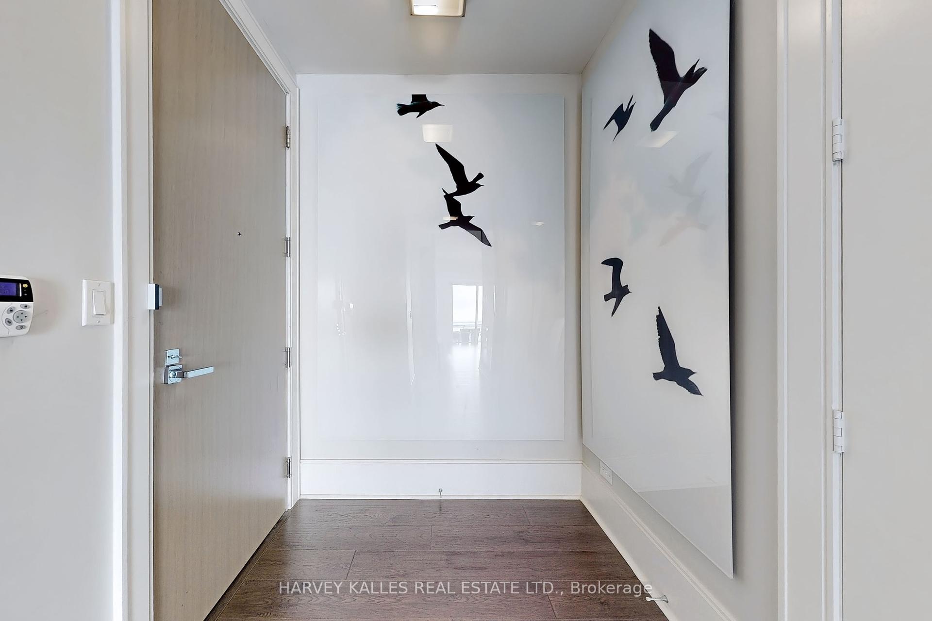 29 Queens Quay N/A E 1006