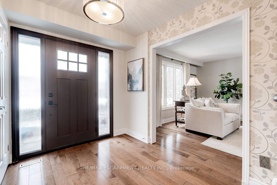 2174 Belgrave Court, Burlington, ON L7P 3R5