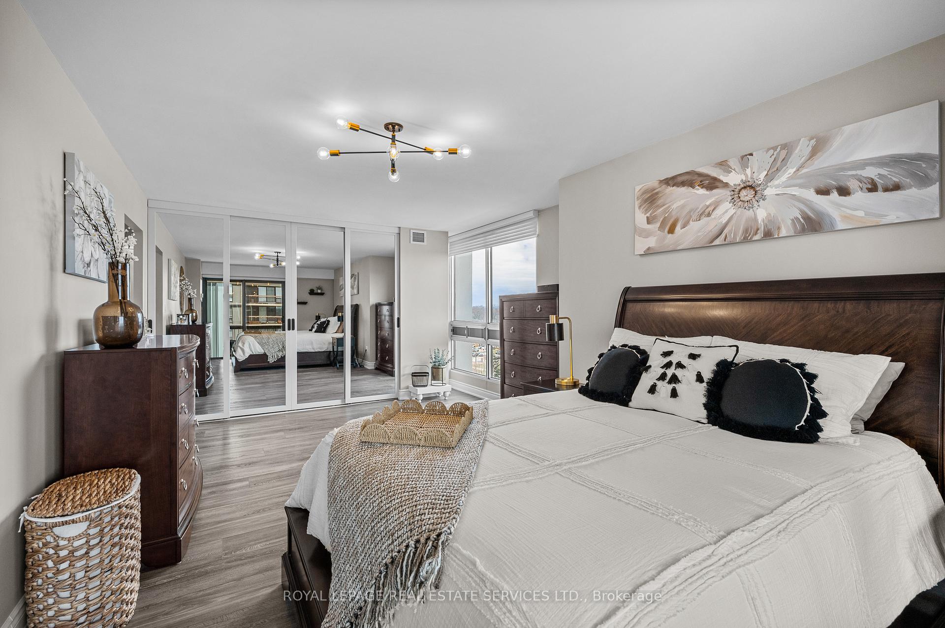 2 Bedrooms Condo at 2185 Marine,  Oakville For sale