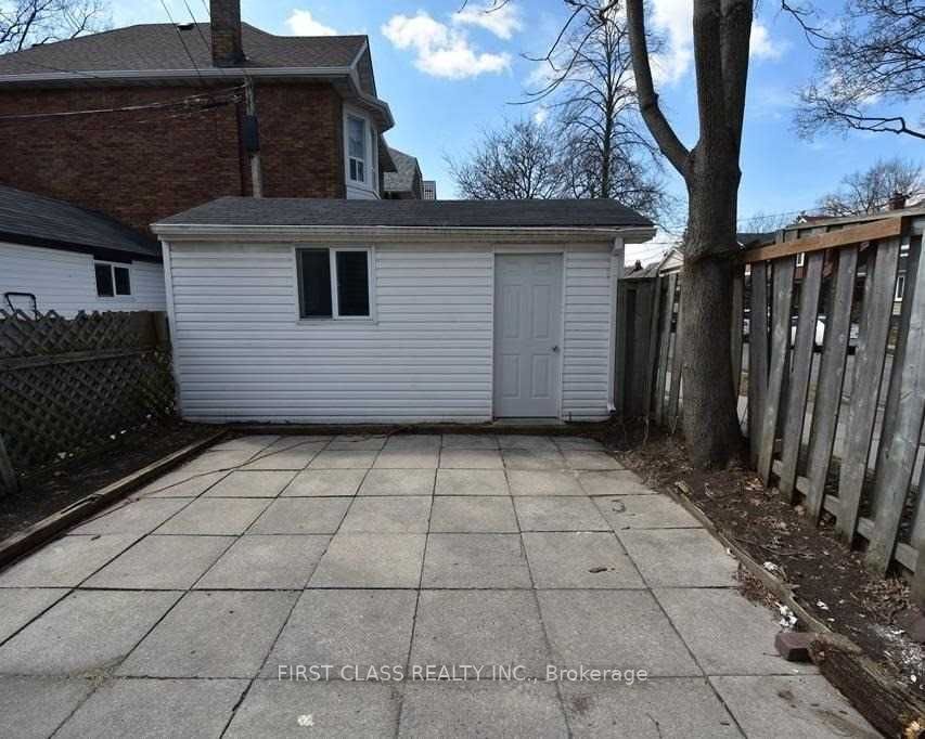 1050 Woodbine Avenue, #Bsmt