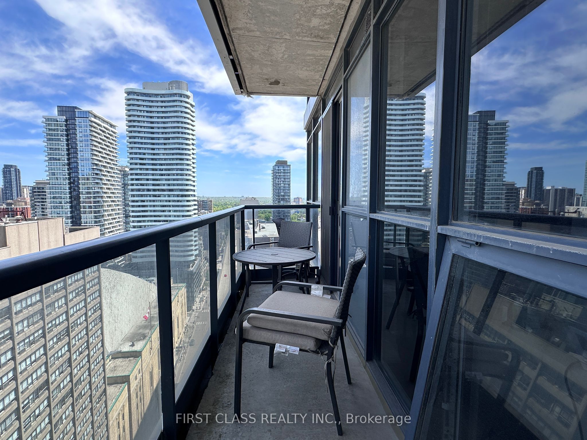 25 Carlton Street, #2609