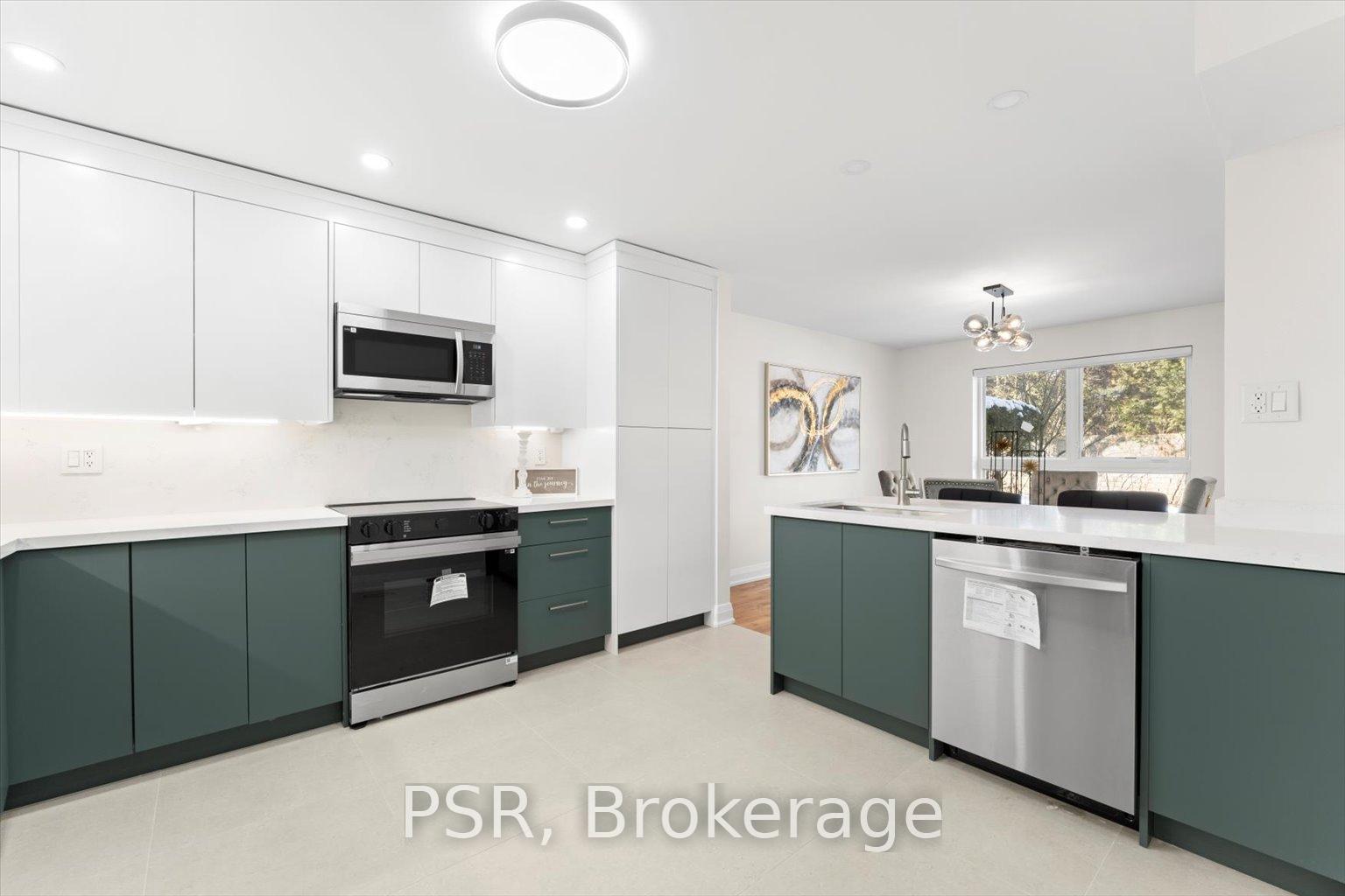4 Bedrooms Condo at 42 Crimson Millway, Toronto For sale