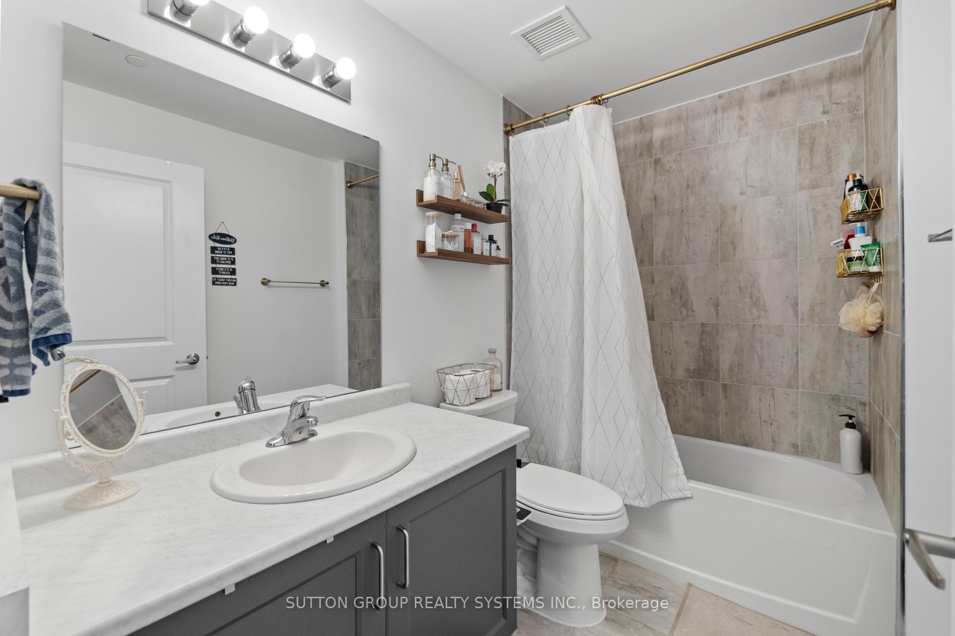 2 Bedrooms Condo at 460 Dundas, Hamilton For sale