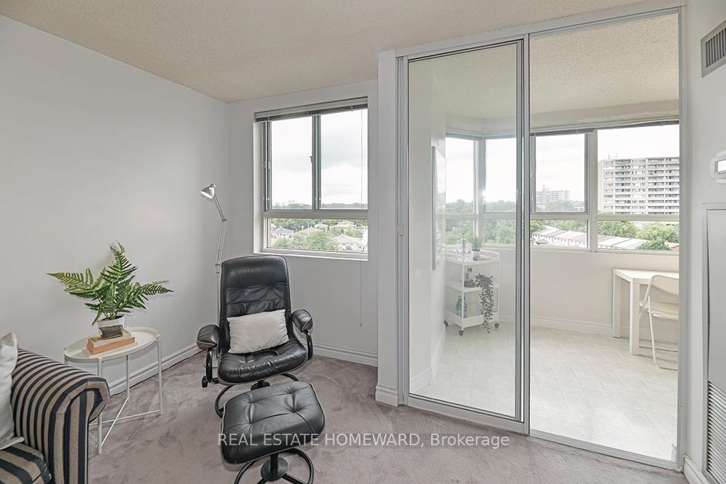 1 Bedroom Condo at 4 Park Vista, Toronto For sale