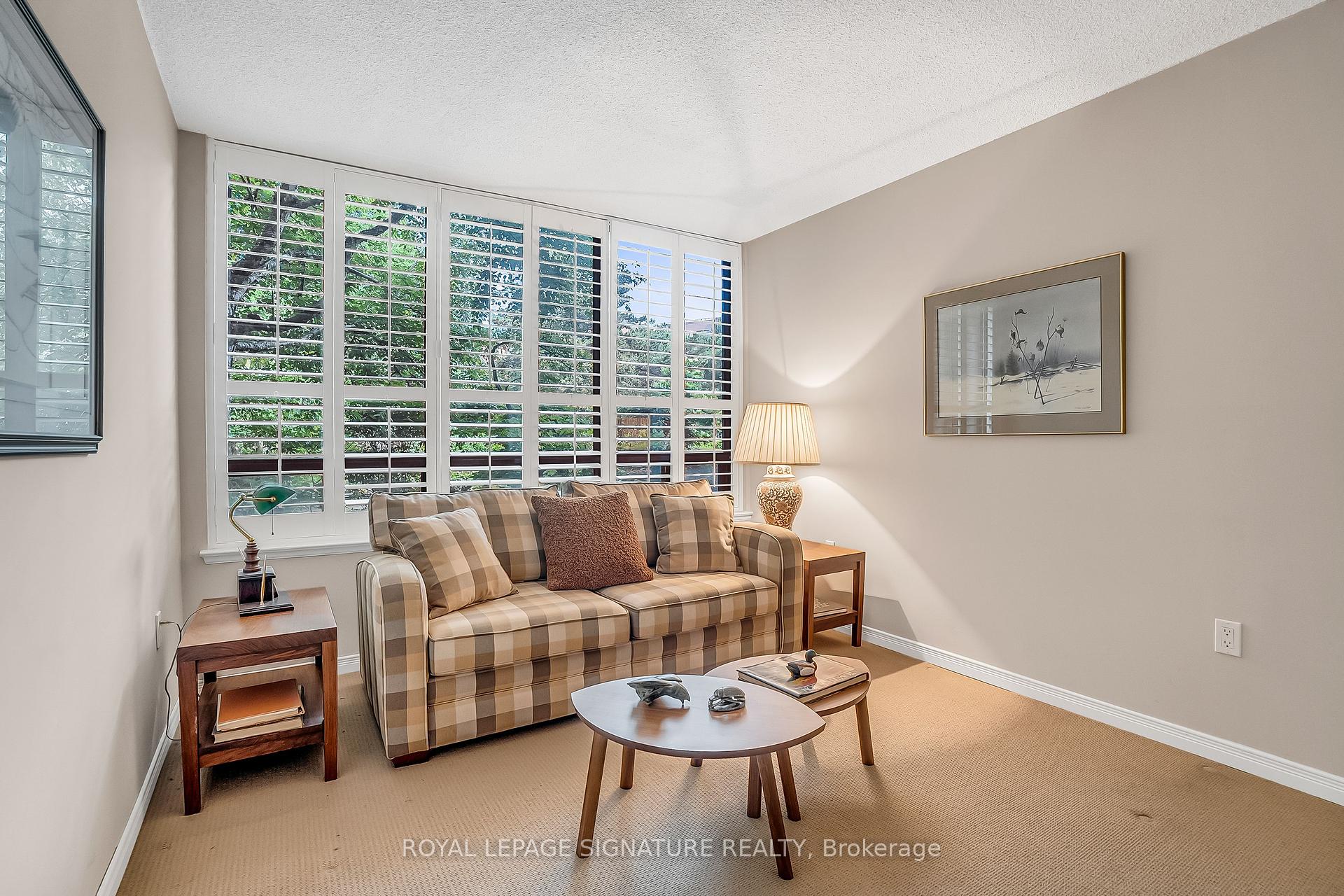 2 Bedrooms Condo at 245 The Donway, Toronto For sale