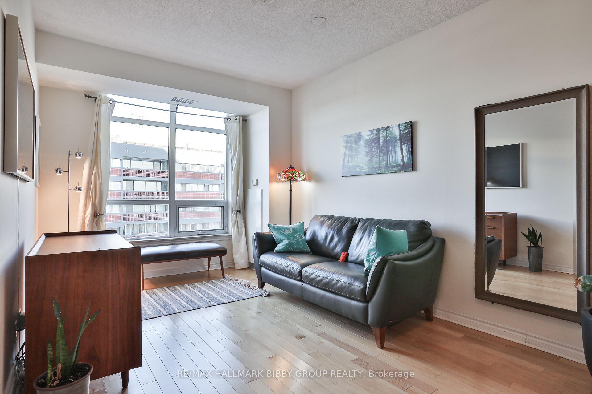1 Bedroom Condo at 1135 Royal York, Toronto For sale
