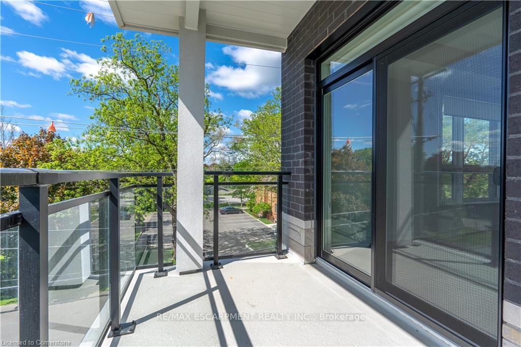 1 Bedroom Condo at 320 Plains, Burlington For sale