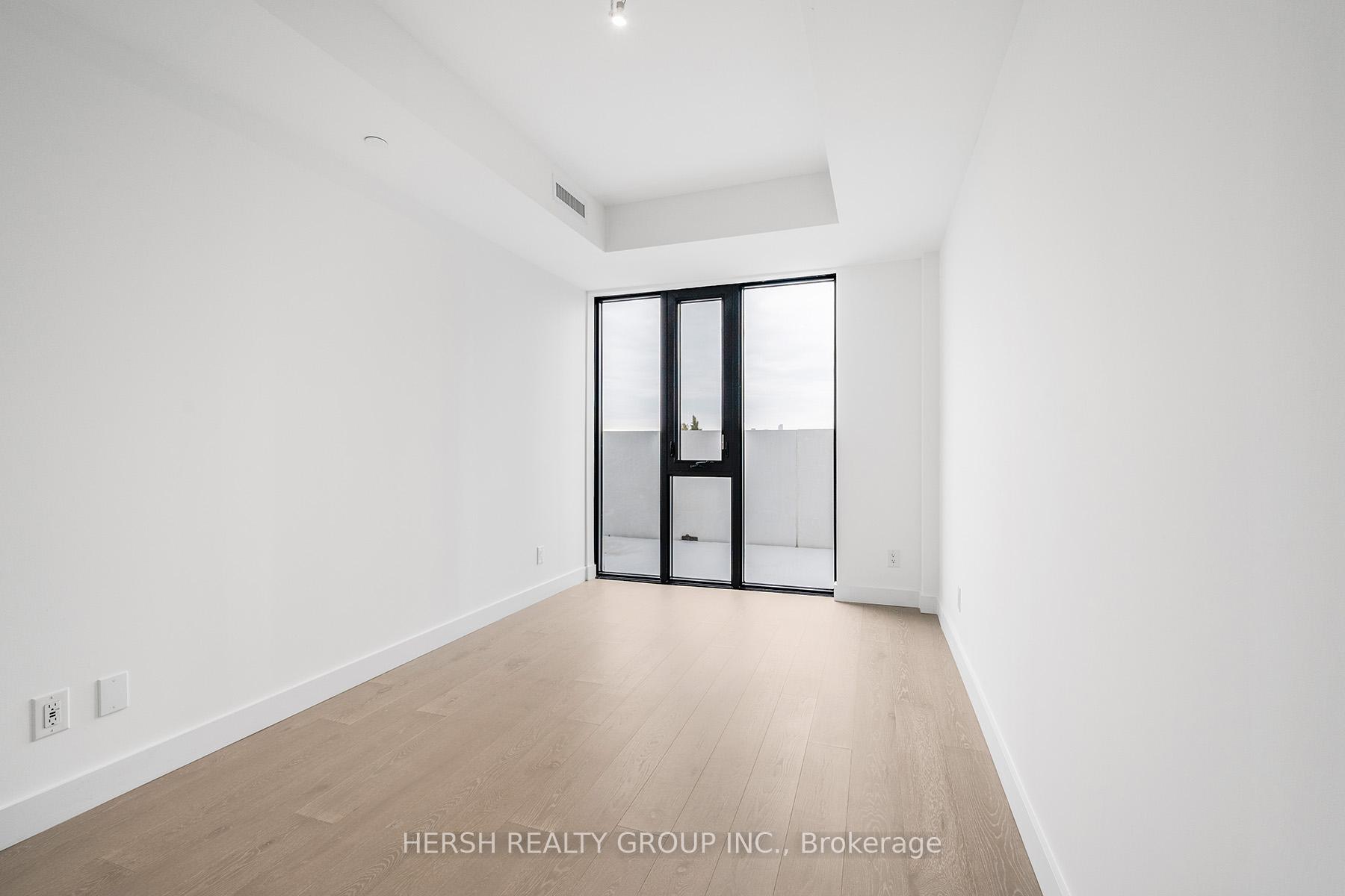 2 Bedrooms Condo at 160 Kingsway,  Toronto For sale