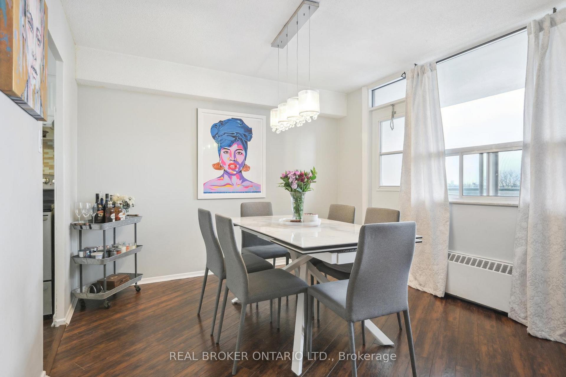 2 Bedrooms Condo at 451 The West Mall, Toronto For sale